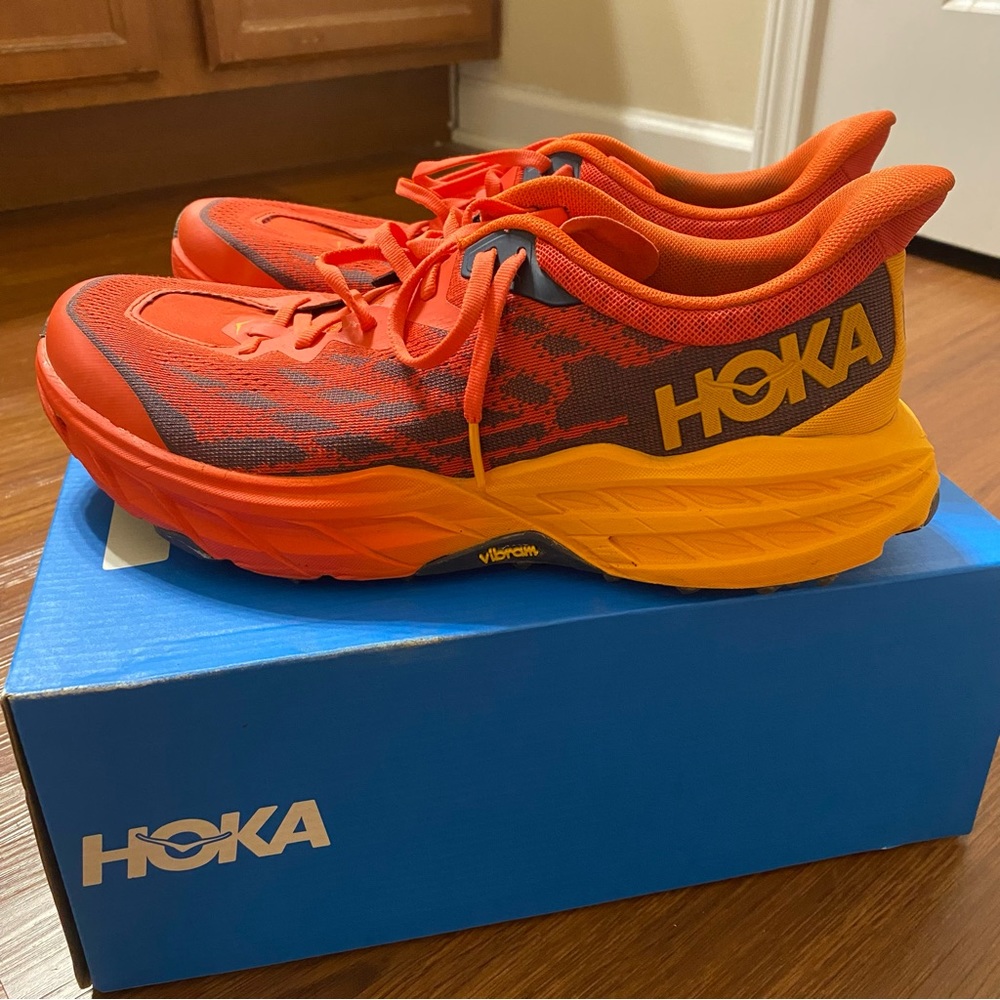 Men’s Hoka Speedgoat 5 Size 10 Wide Red and Orange